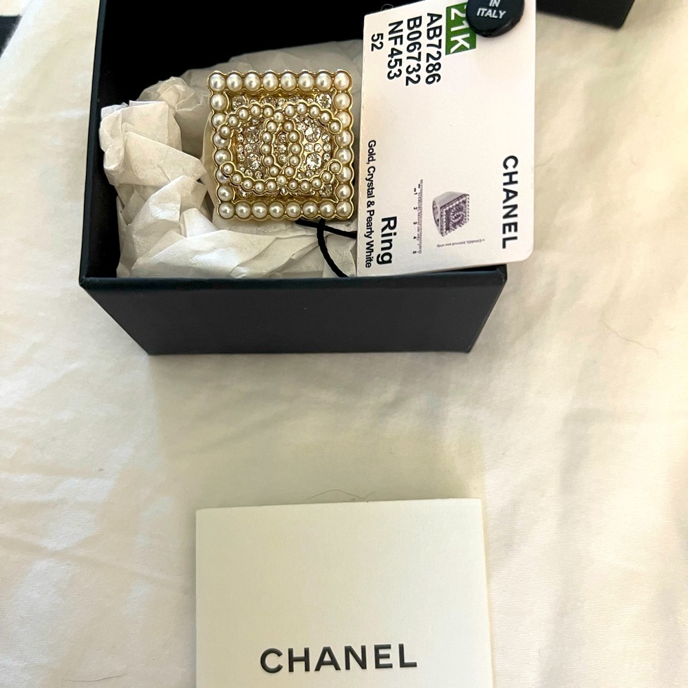 Chanel Ring Size 6 NWT never worn missed return to NEIMANS